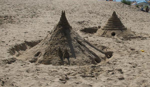Две песочных башни